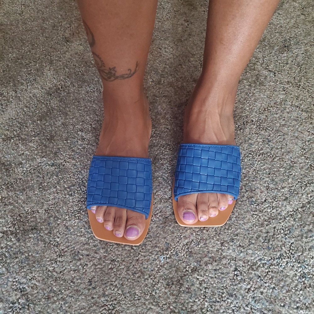 Sandals - Picture 2 of 3